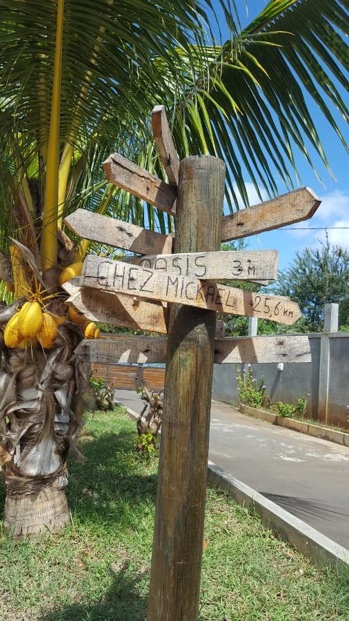 Aux Plaisirs De La Vie Chambre Chez L Habitant Flic-en-Flacq Exteriör bild