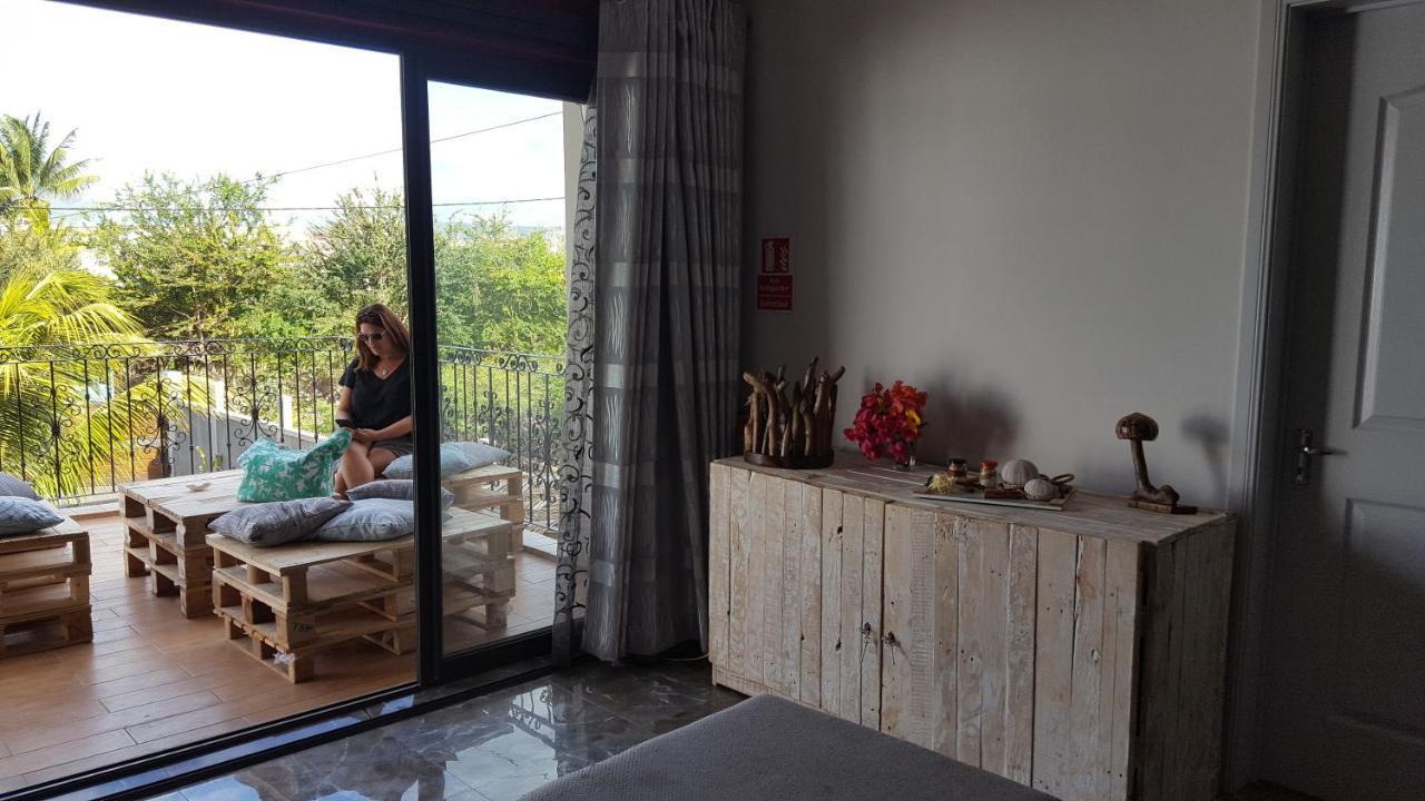 Aux Plaisirs De La Vie Chambre Chez L Habitant Flic-en-Flacq Exteriör bild