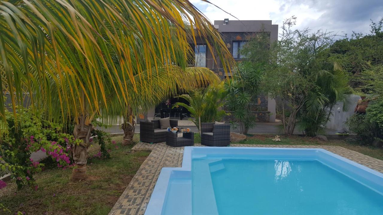 Aux Plaisirs De La Vie Chambre Chez L Habitant Flic-en-Flacq Exteriör bild